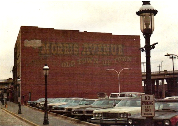 File:Morris Ave Old Town Up Town.jpg