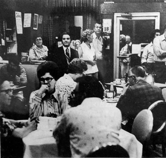 File:1978 Johns Restaurant last day.jpg
