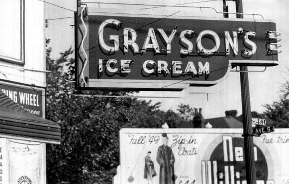 File:1949 Grayson's sign Lakeview.jpg