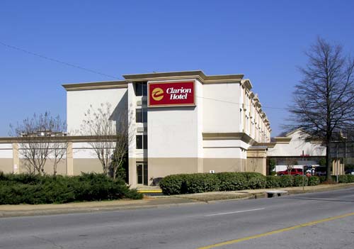 File:Clarion Hotel.jpg
