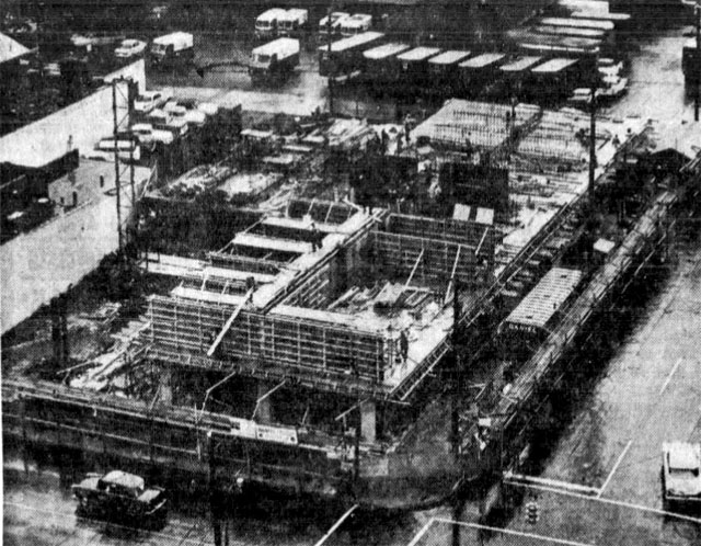 File:1962 Downtowner Motel construction.jpg
