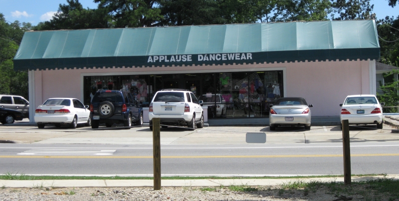 File:Applause Dancewear.jpg