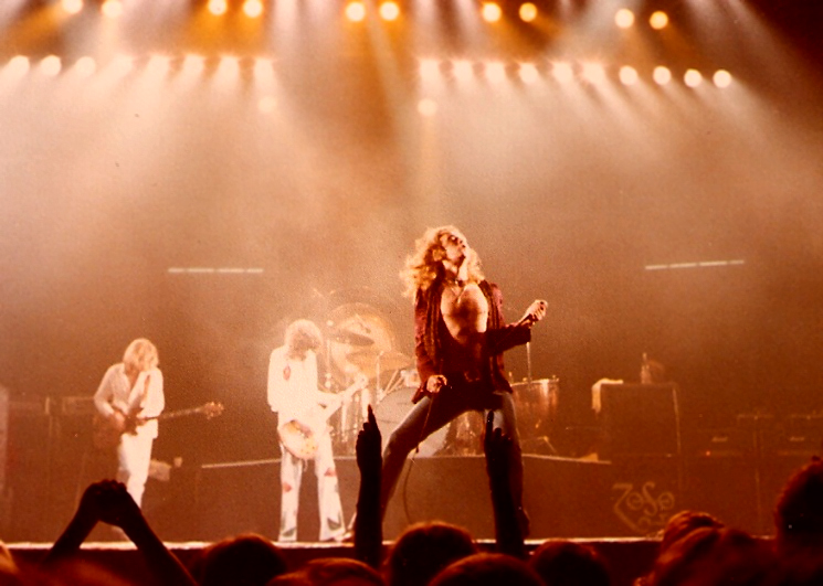File:1977 Led Zeppelin concert.jpg