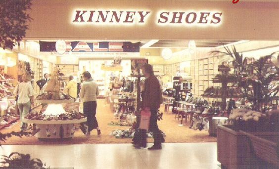 File:Kinney Shoes Century Plaza.jpg