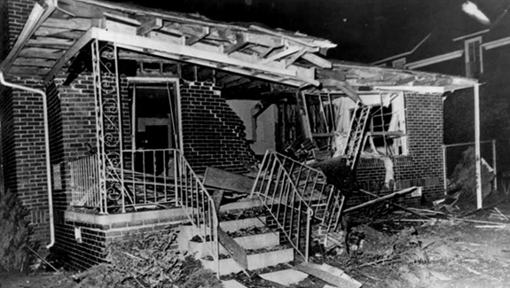 File:1963 aftermath of AD King house bombing.jpg