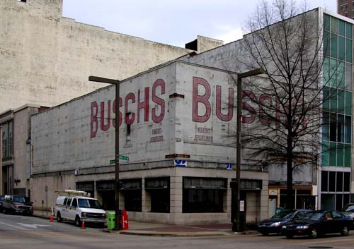 File:Busch's former location at 325 20th Street North.jpg