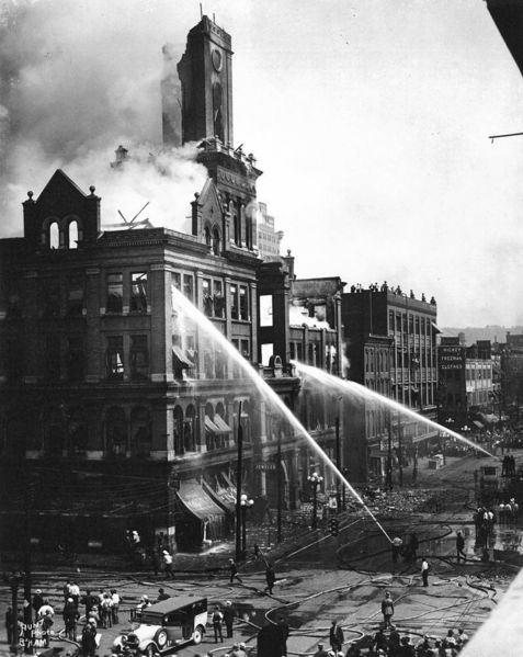 File:1925 Birmingham City Hall fire.jpg