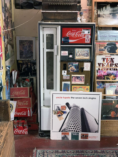 File:Charlemagne Record store coke machine.jpg