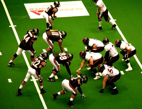 File:Steeldogs on defense against the Louiville Fire in May 2006.jpg