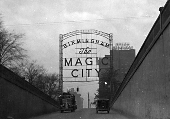 File:Magic City sign.jpg