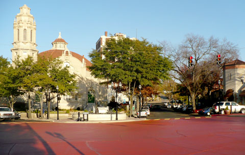File:Five Points South painted red.jpg