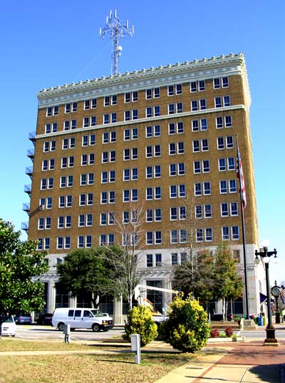 File:RBC Bank building (downtown Tuscaloosa).jpg