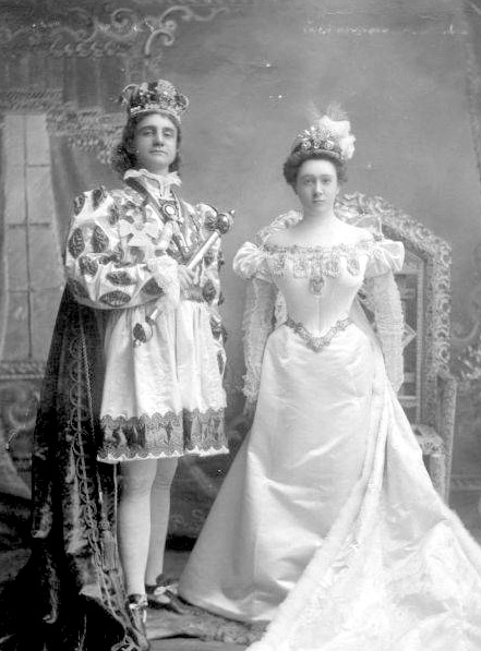 File:Mardi Gras royals 1898.jpg