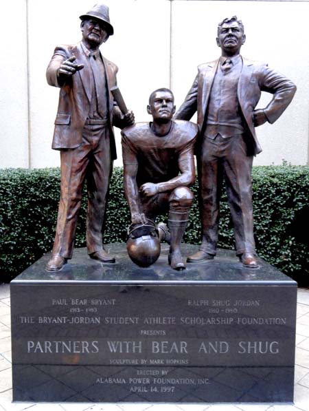 File:Partners with Bear and Shug sculpture.jpg