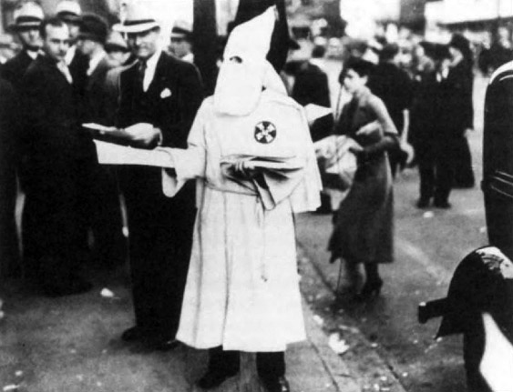 File:1927 Klan pamphleteer.jpg