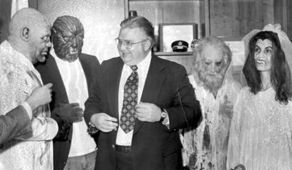File:Vann and ghouls 1977.jpg
