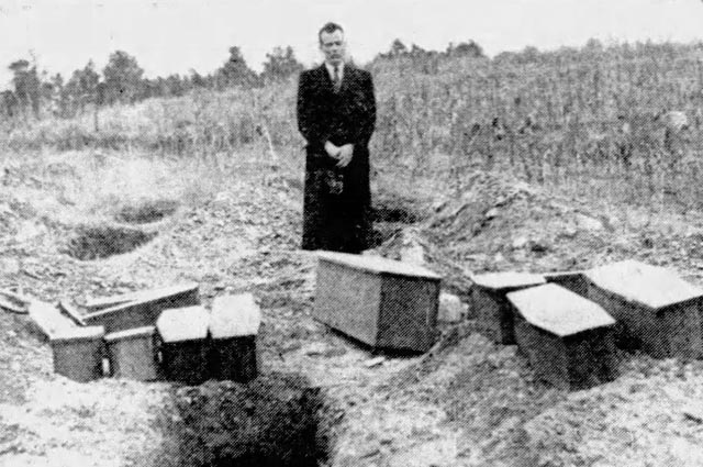 File:1941 county cemetery pryer.jpg