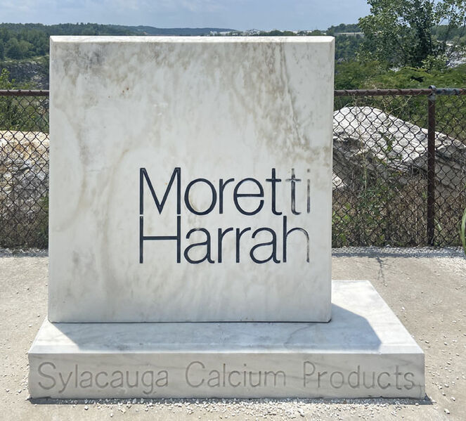 File:Moretti Harrah sign.jpg