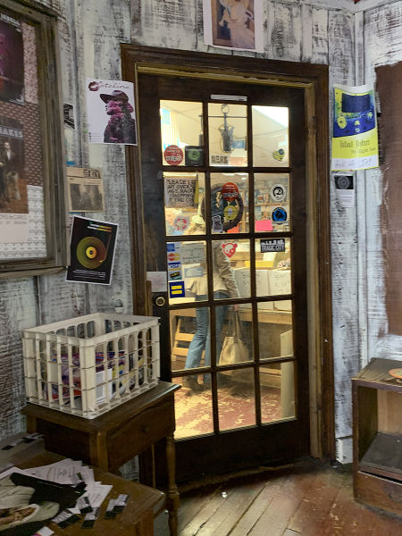 File:Charlemagne Record store doorway.jpg