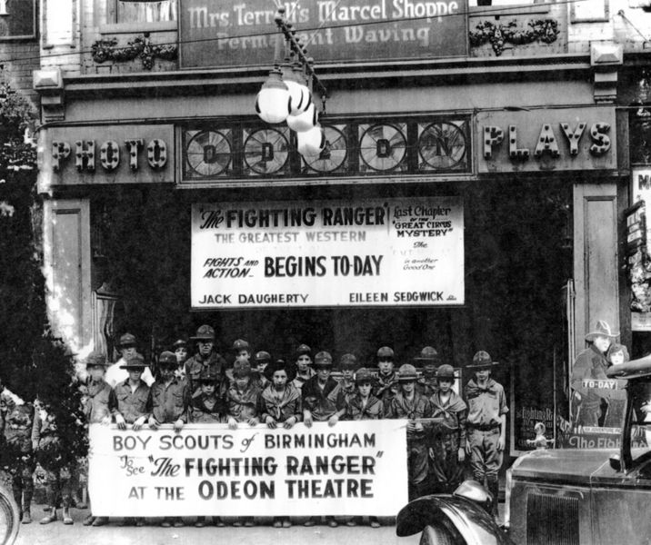 File:1925 Odeon w Scouts.jpg