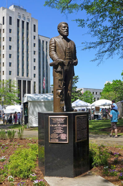 File:Charles Linn statue.jpg