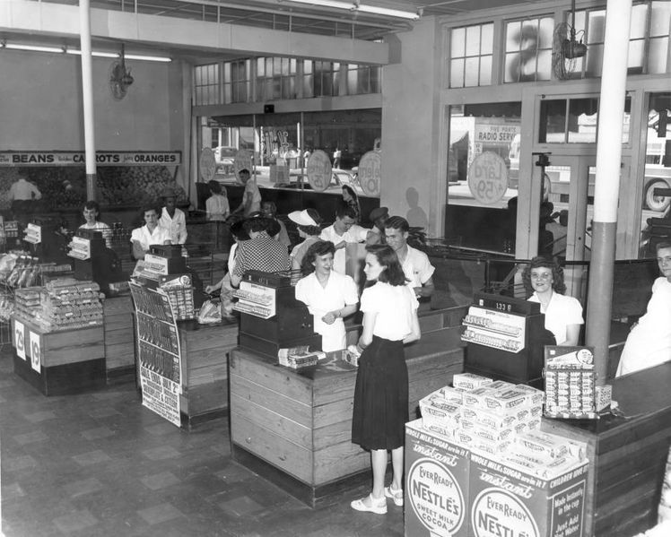 File:1949 Hills Grocery interior.jpg